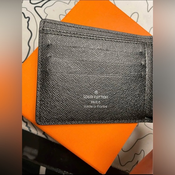 Got it as a gift running short on some cash ..never used - Picture 4 of 6